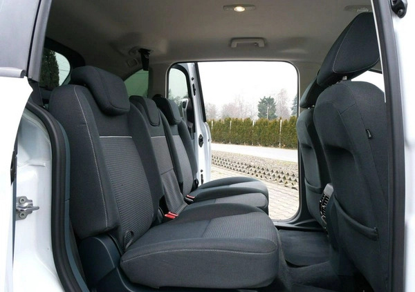Ford Grand C-MAX cena 34700 przebieg: 104000, rok produkcji 2014 z Sułkowice małe 781